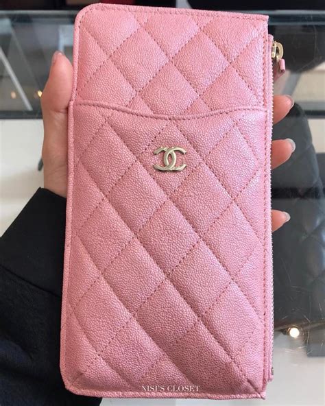 chanel makeup phone case